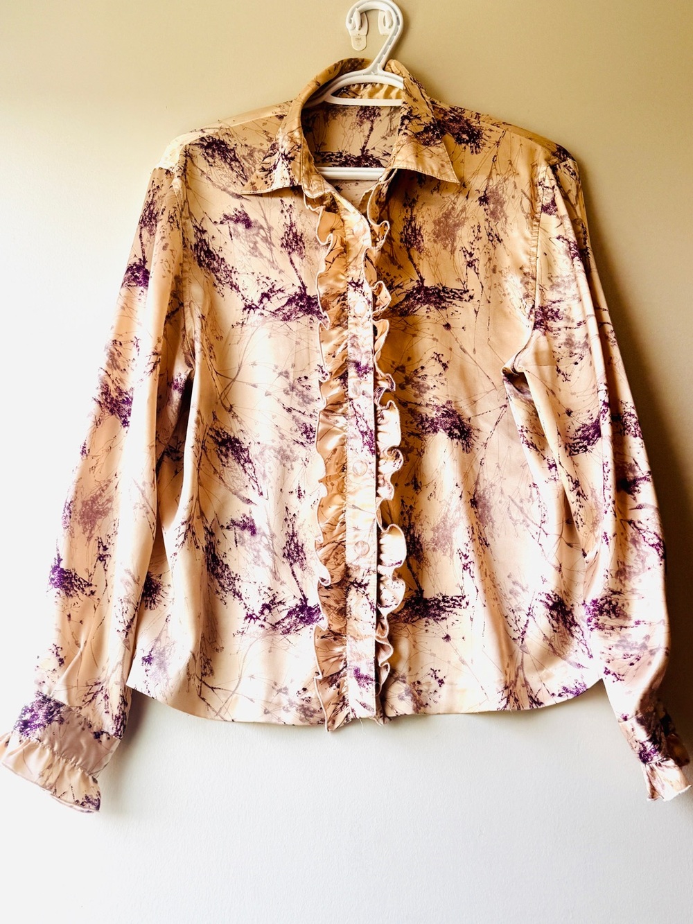 Vintage Ruffled Button-Front Women's Top in Beige with Purple Print